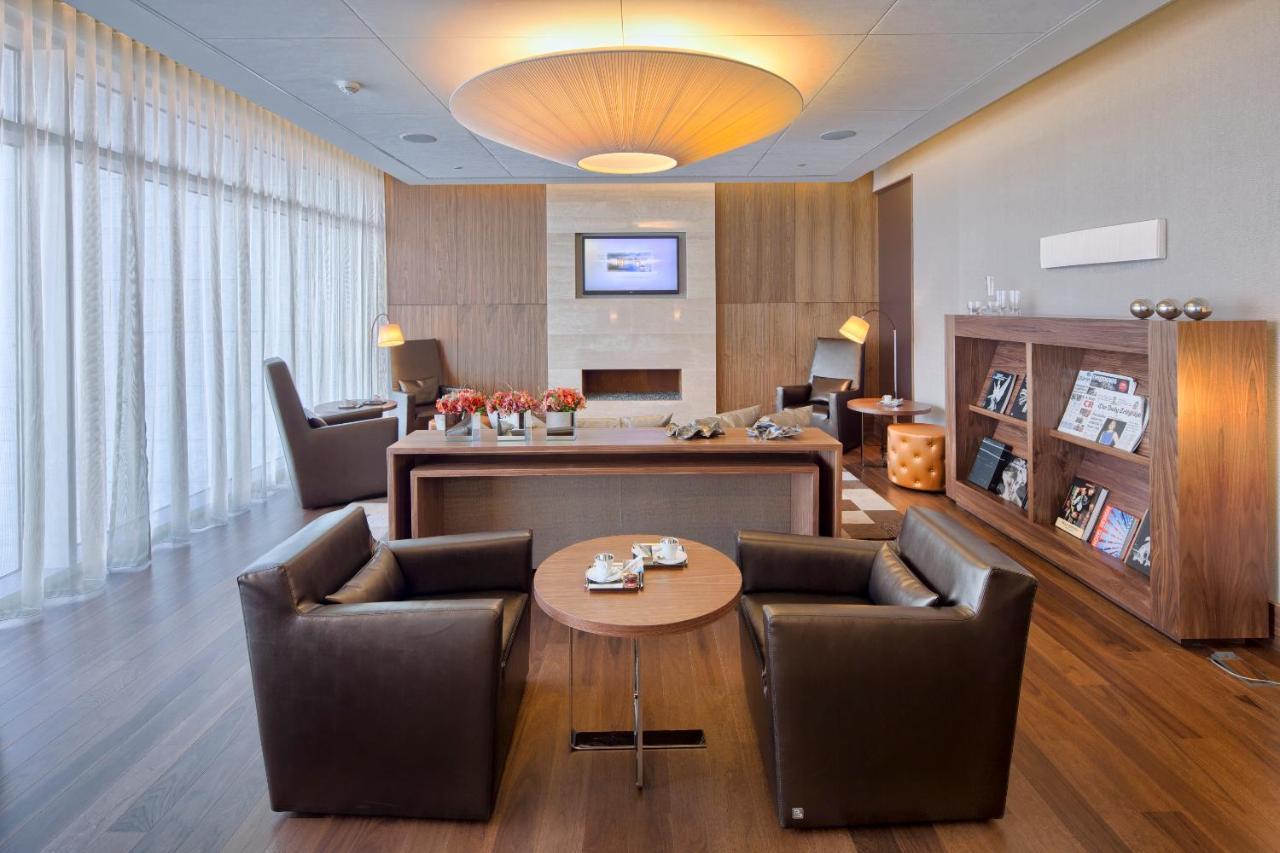 Epic Sana Lisboa Hotel Luaran gambar The VIP lounge at the airport
