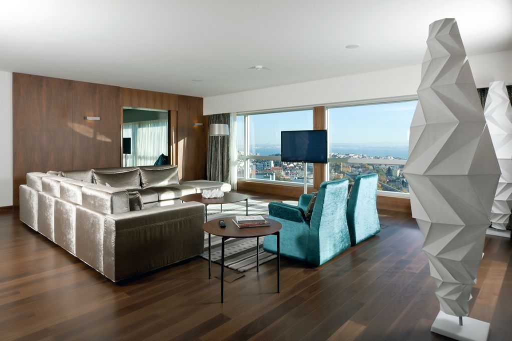 Epic Sana Lisboa Hotel Luaran gambar A living room in a penthouse apartment